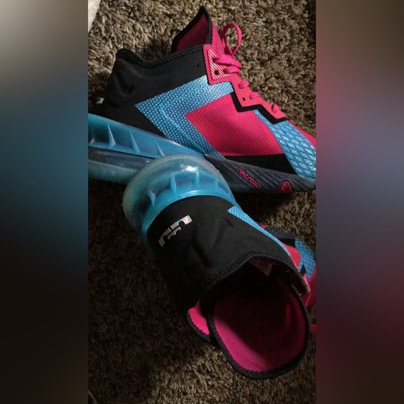 Lebron 18’s low, Fireberry colorway - Picture 1 of 4